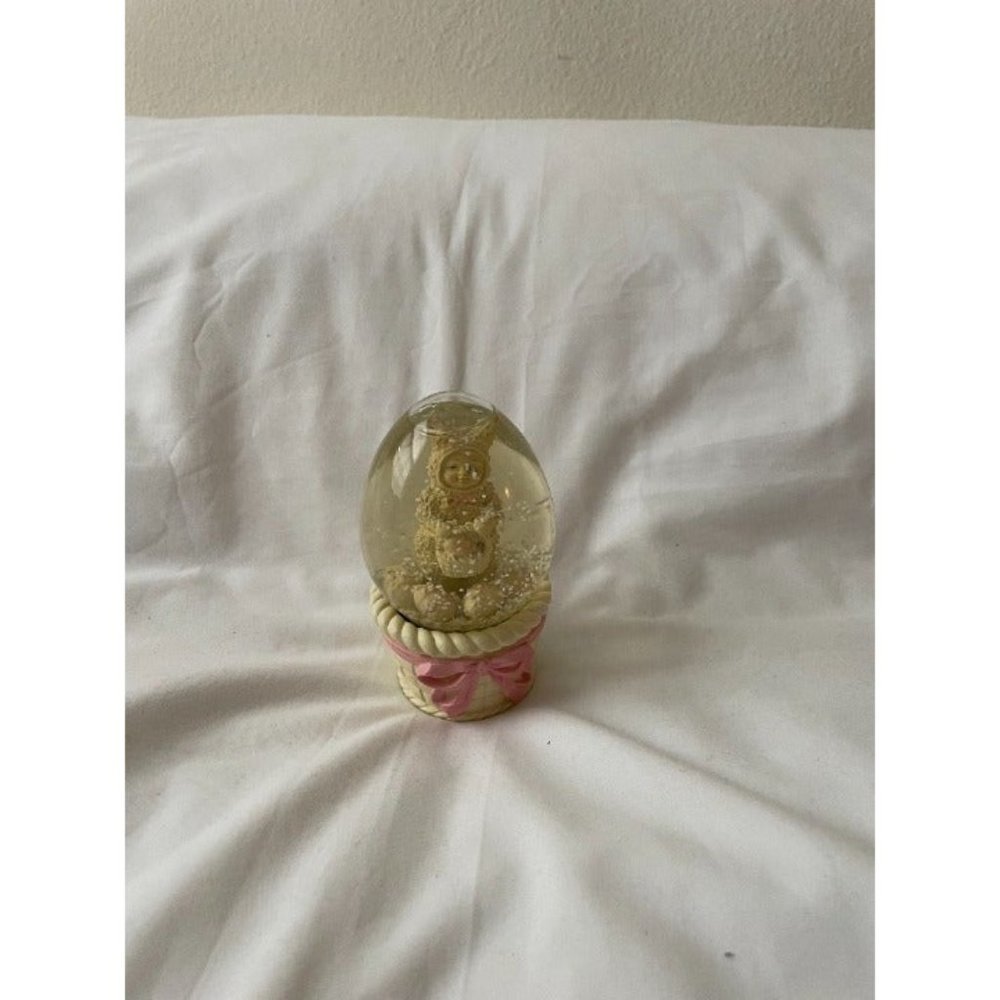 Snowbunnies Snowglobe, Great condition!